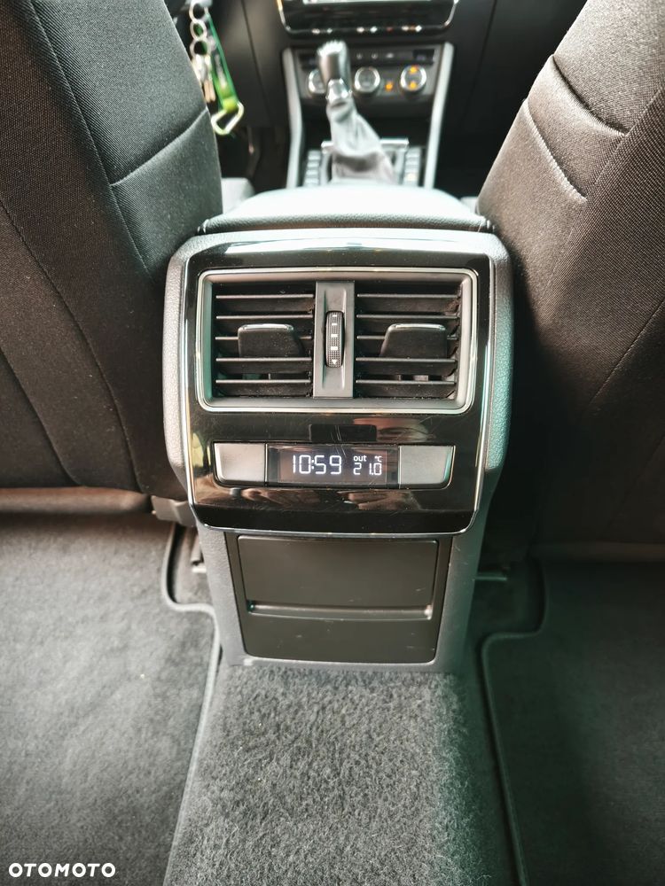 Skoda Superb 1.6 TDI GreenLine - 20
