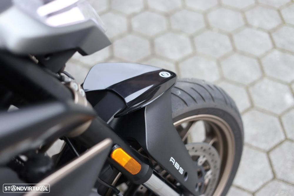 CF Moto 800NK - 21