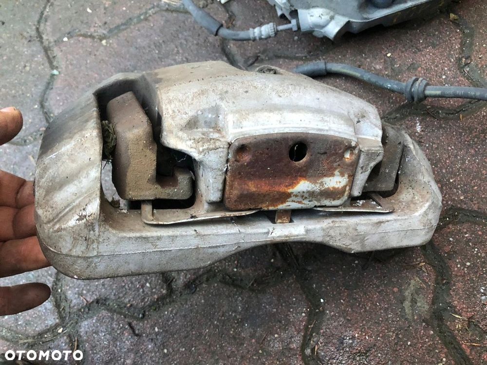 BMW F10 F11 ZACISK HAMULCOWY PRZÓD 60/30/348 - 2