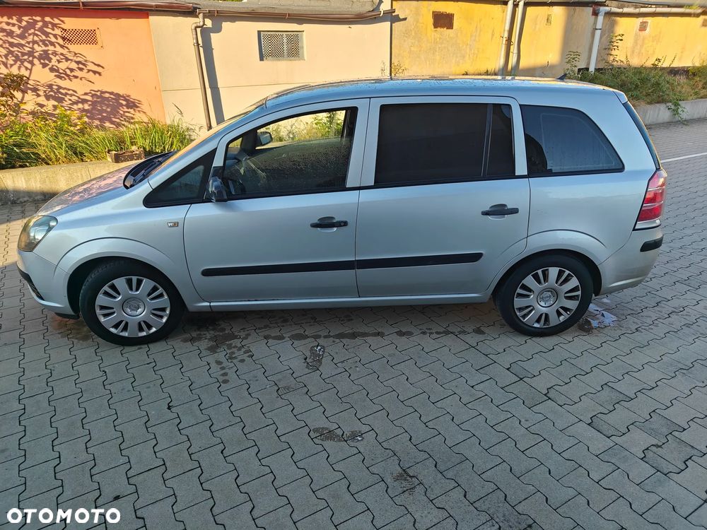 Opel Zafira 1.8 Family - 2