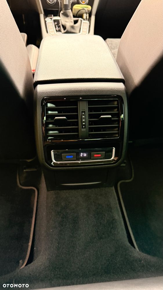 Volkswagen Passat - 9