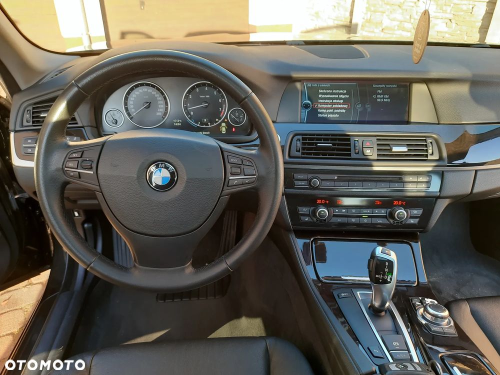 BMW Seria 5 528i - 24