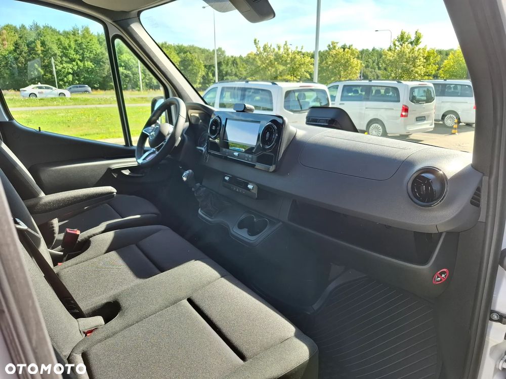 Mercedes-Benz Sprinter 317 CDI Furgon PRO długi 4325 mm L3H2 - 18