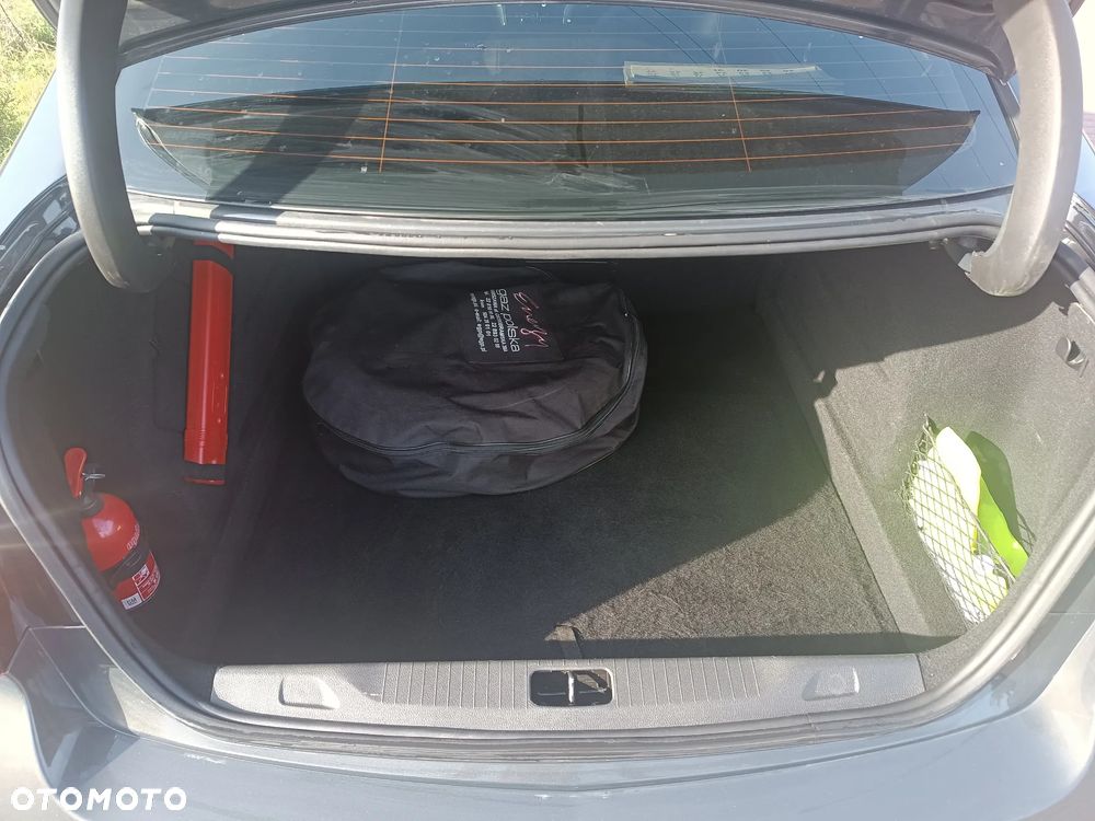 Opel Astra IV 1.6 Executive - 4