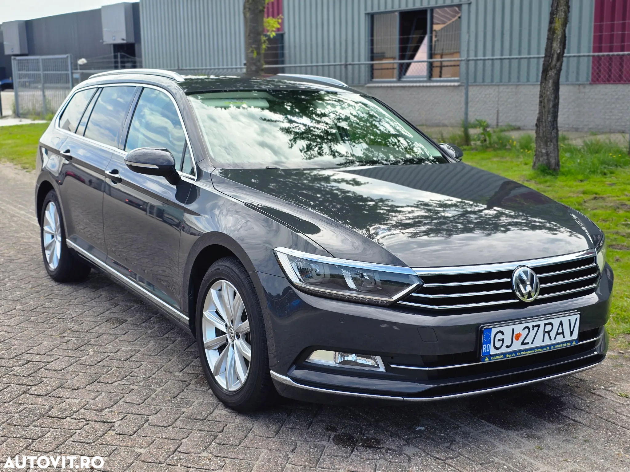 Volkswagen Passat Variant 2.0 TDI SCR DSG Highline - 2