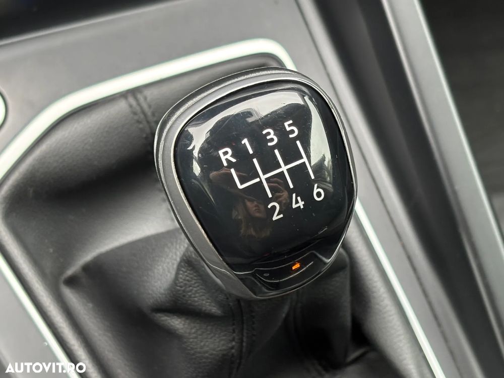 Volkswagen Golf 1.0 TSI Comfortline - 25