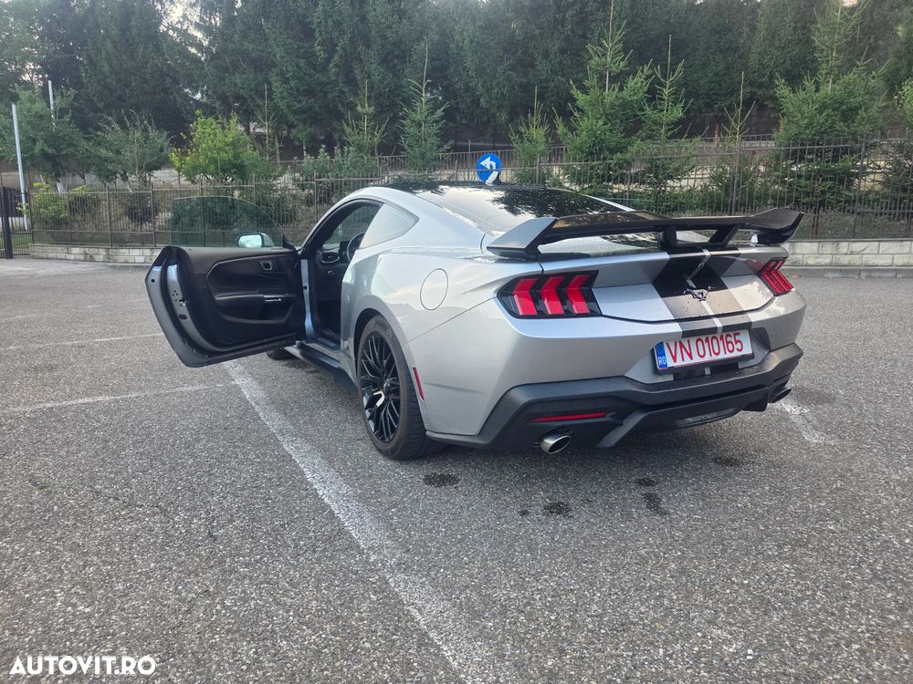 Ford Mustang - 36