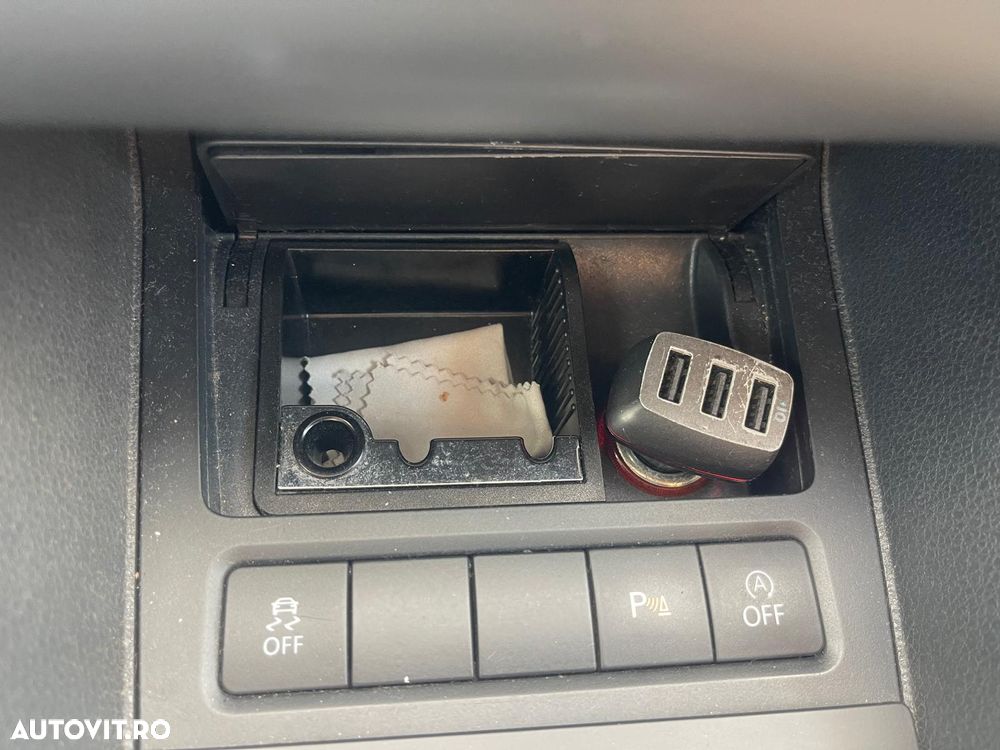 Volkswagen Golf 1.6 TDI DPF Trendline - 24