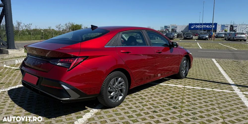 Hyundai Elantra 1.6 l 123 CP 6MT Highway - 3