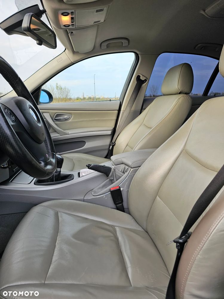 BMW Seria 3 330i - 15