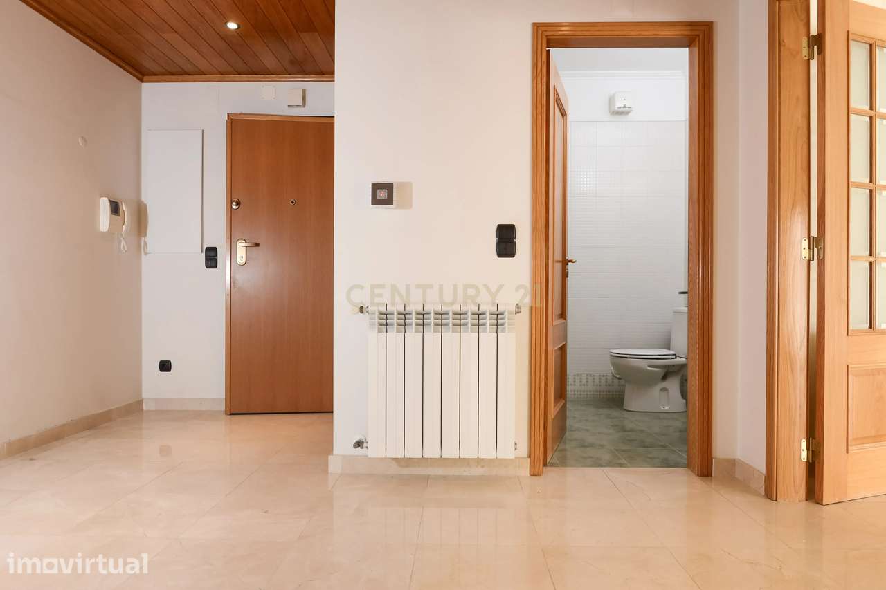 Apartamento T2 com Vista Mar, 2 lugares de garagem na Parede, Cascais - Grande imagem: 3/16