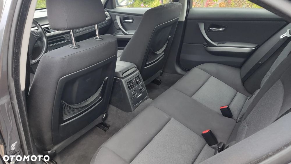 BMW Seria 3 318i - 6