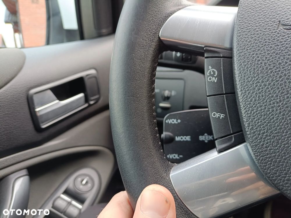 Ford Kuga 2.0 TDCi 2x4 Titanium - 14