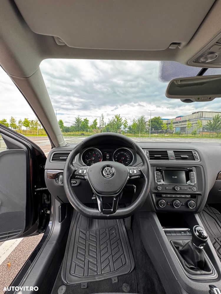 Volkswagen Jetta 1.4 TSI Comfortline - 4