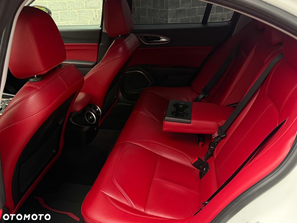 Alfa Romeo Giulia - 15