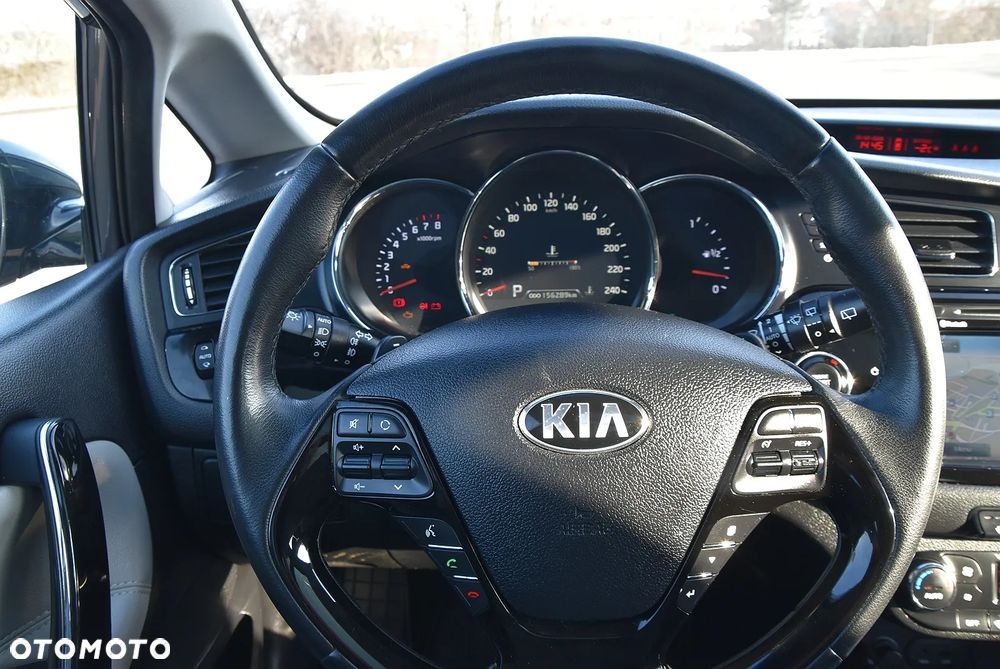 Kia Ceed 1.6 GDI DCT Platinum Edition - 25