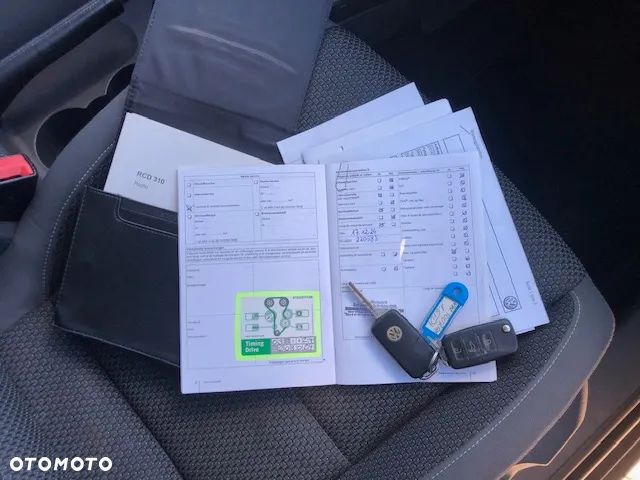 Volkswagen Touran - 12