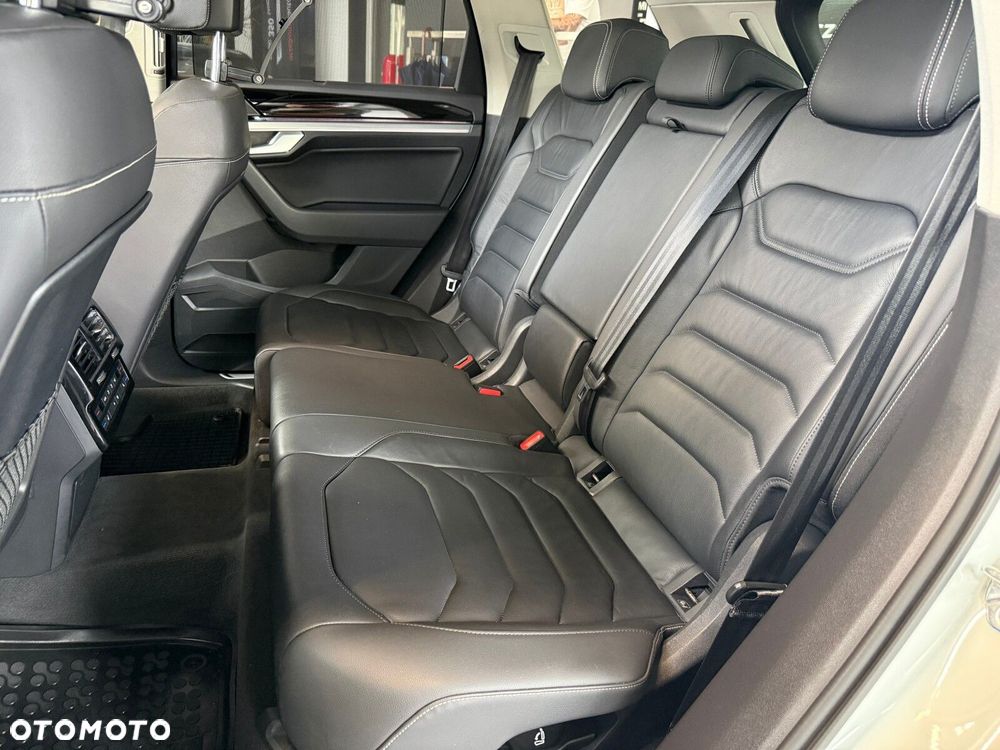 Volkswagen Touareg - 17