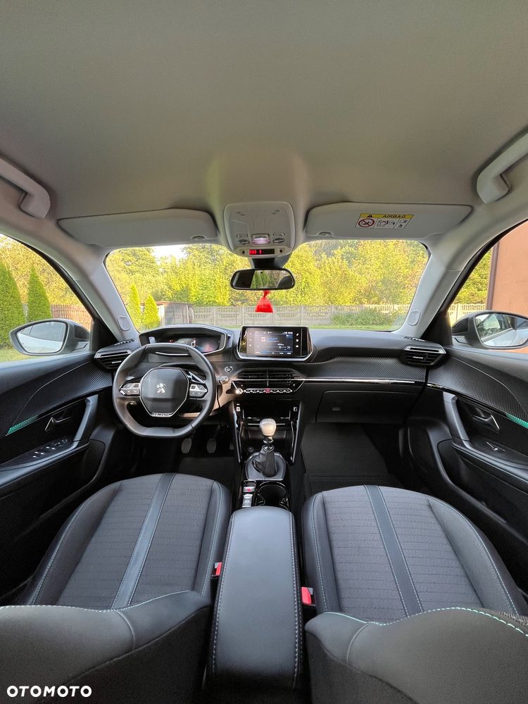 Peugeot 2008 1.2 PureTech Allure Pack S&S - 17