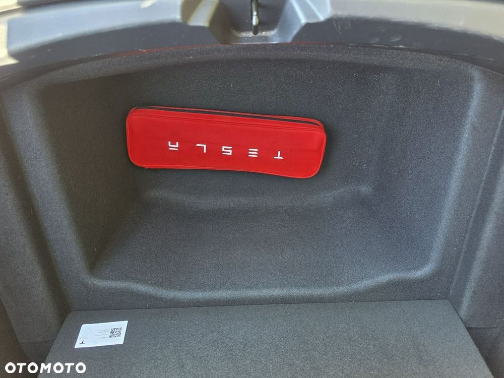 Tesla Model 3 - 16