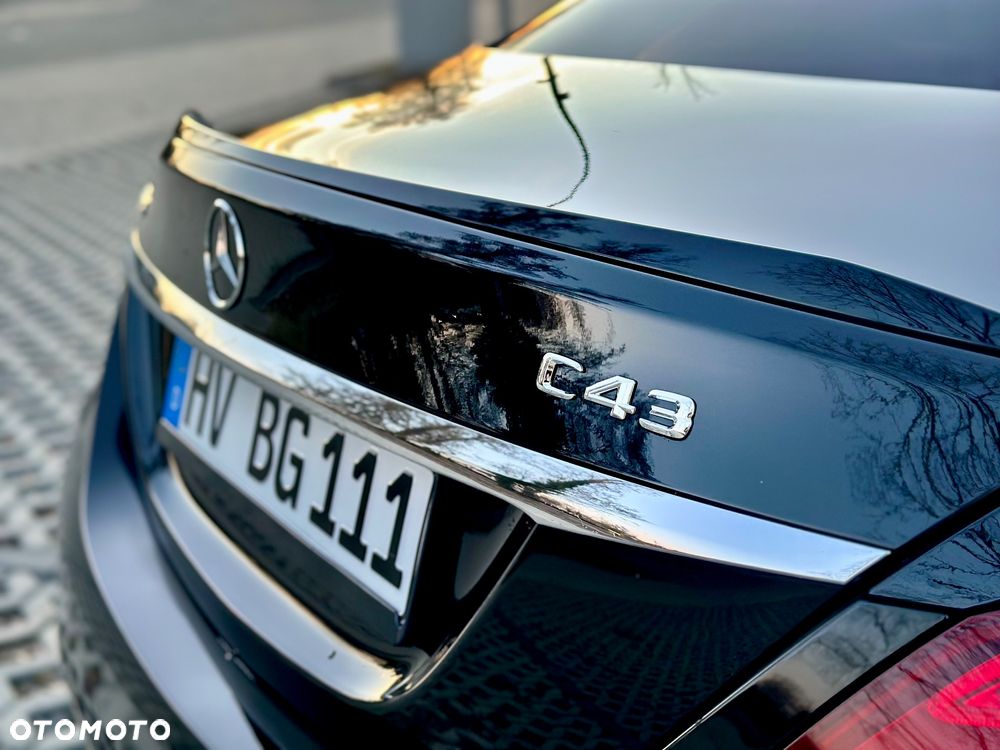Mercedes-Benz Klasa C AMG 43 4Matic 9G-TRONIC - 12