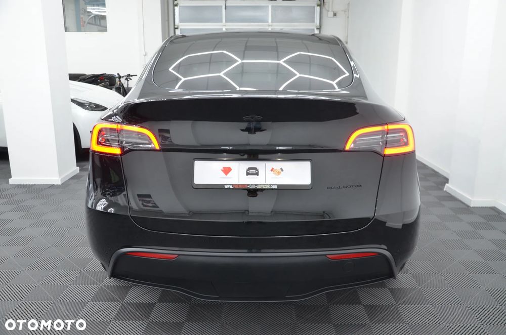 Tesla Model Y Long Range AWD - 7