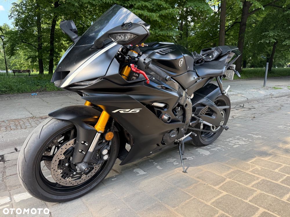 Yamaha R6 - 1