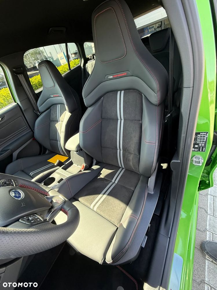 Ford Focus 2.3 EcoBoost ST X - 26