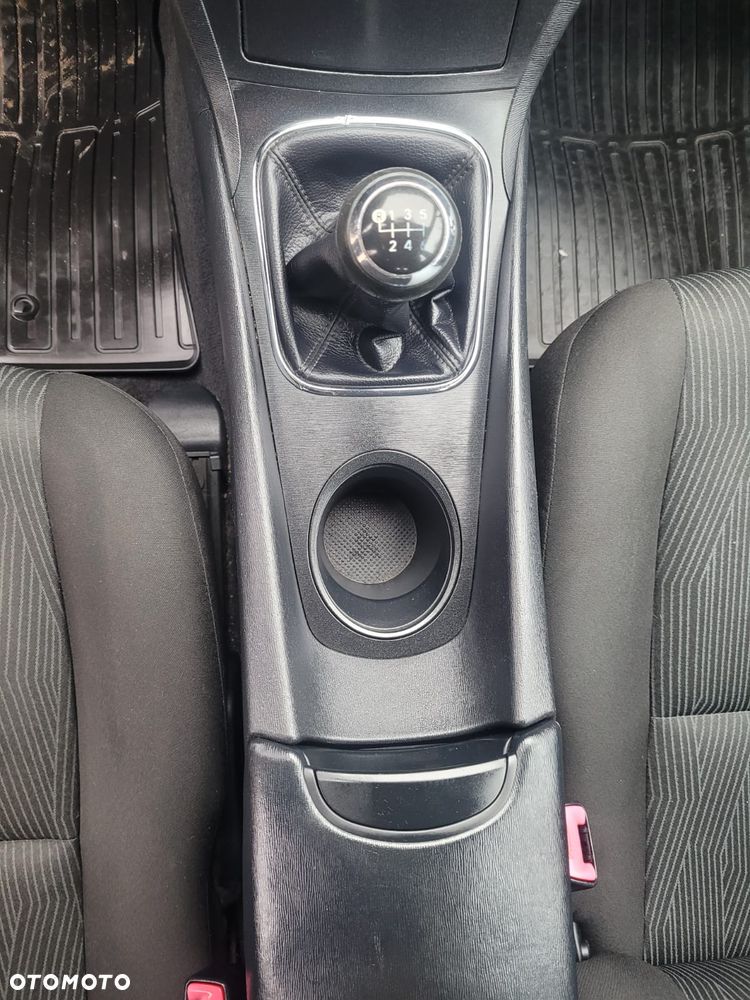 Toyota Avensis 1.8 Comfort - 16