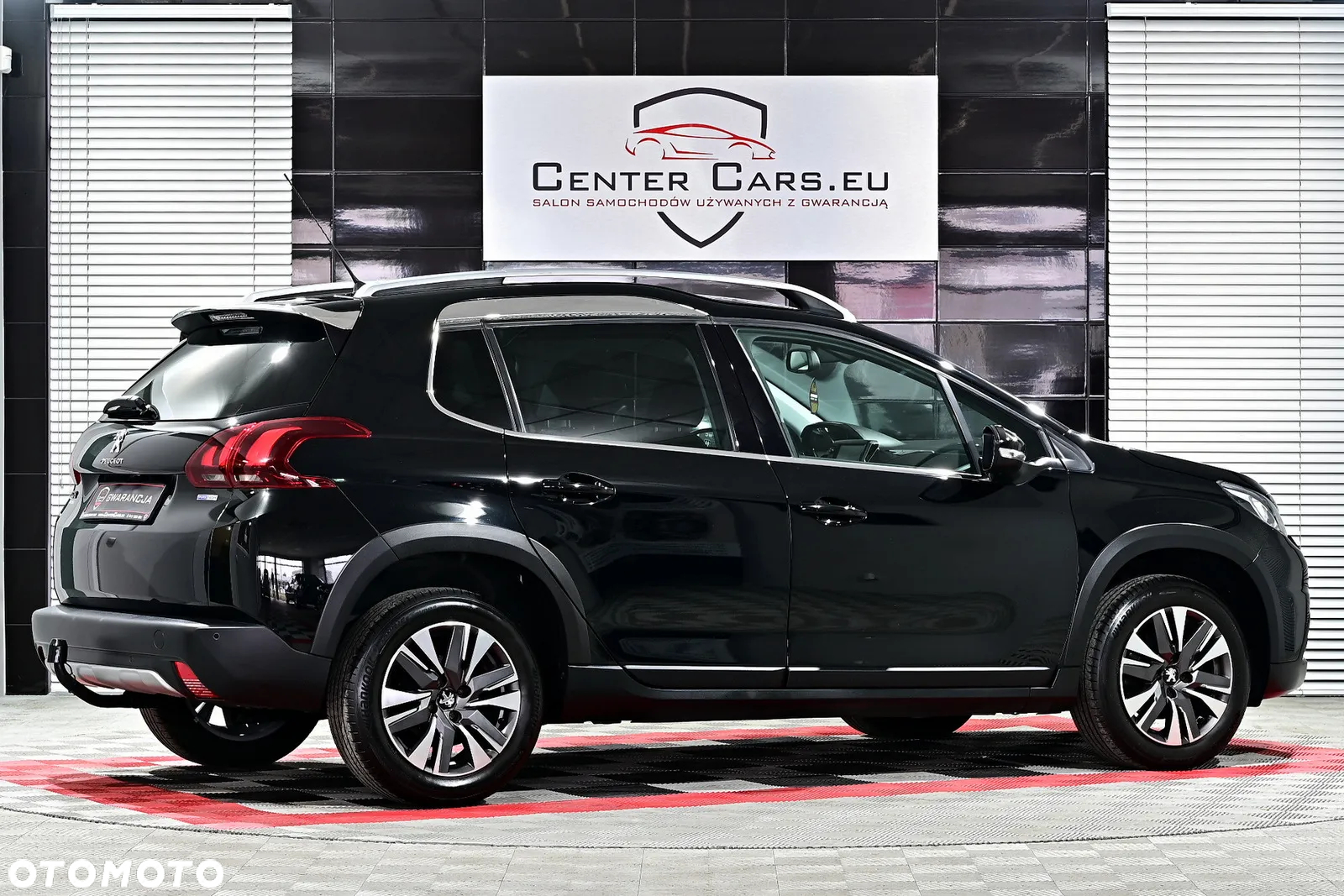 Peugeot 2008 1.2 Pure Tech Allure S&S - 16