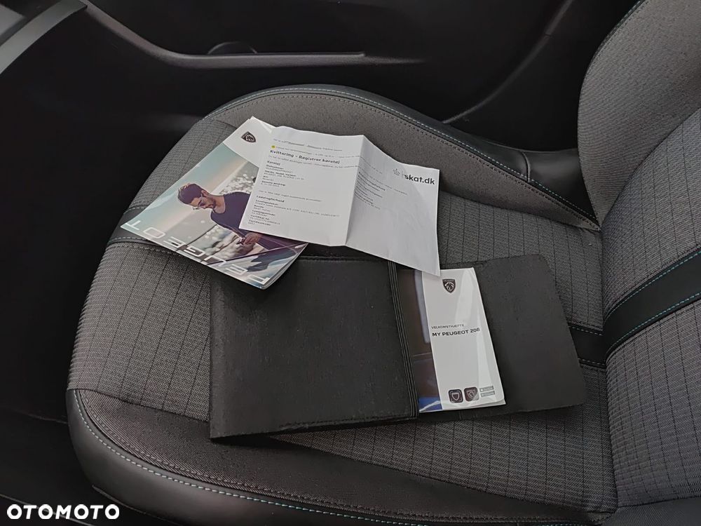 Peugeot 208 - 19