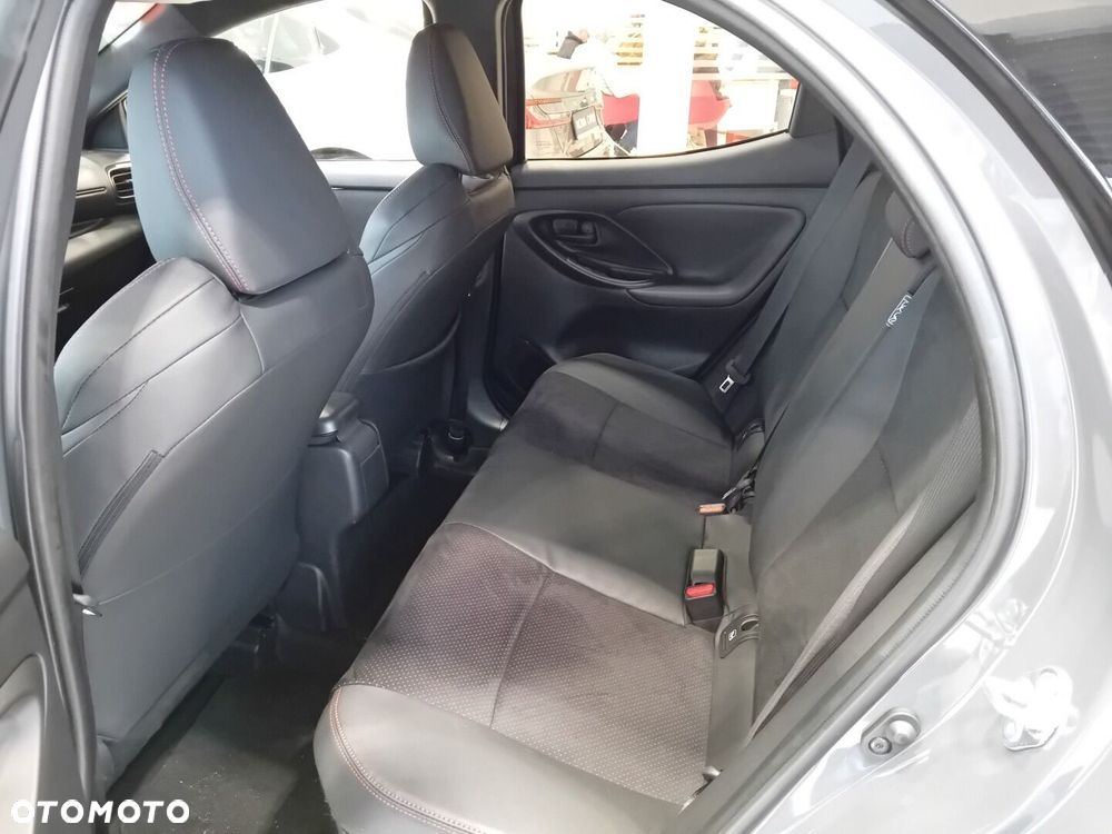 Toyota Yaris - 12
