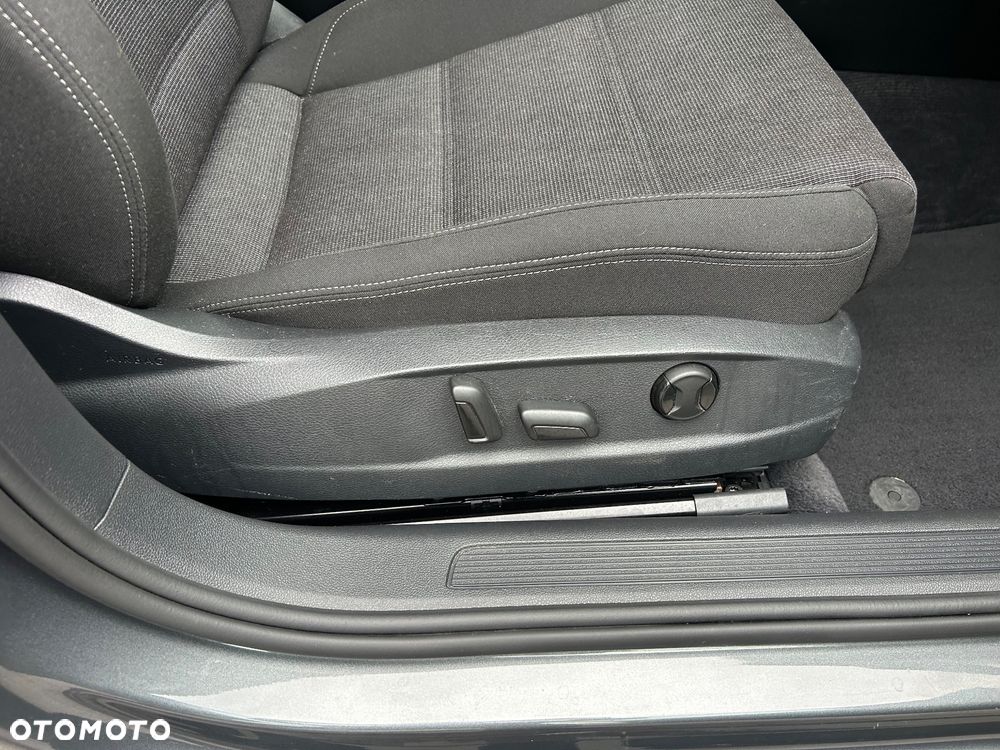 Volkswagen Passat Variant 2.0 TDI SCR DSG Comfortline - 35