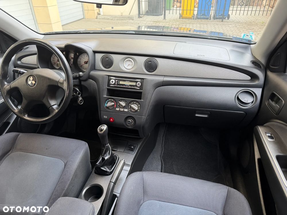 Mitsubishi Outlander 2.0 2WD Invite - 12