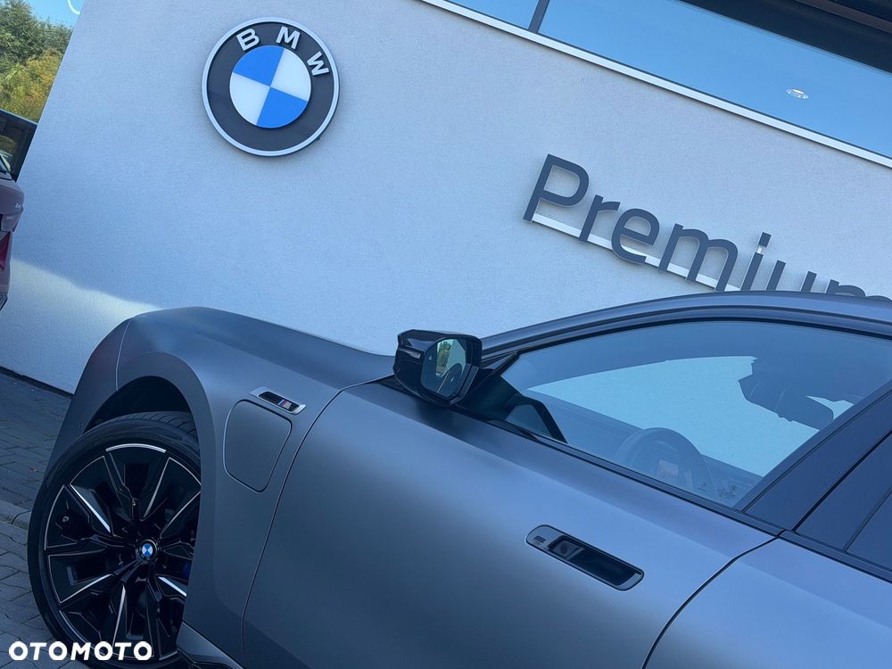 BMW Seria 7 M760e PHEV xDrive Individual Edition sport - 22