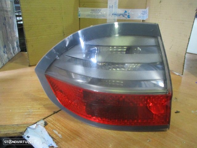 Farol Tras STOP1831 FORD S MAX 2006 5P ESQ HELLA - 2