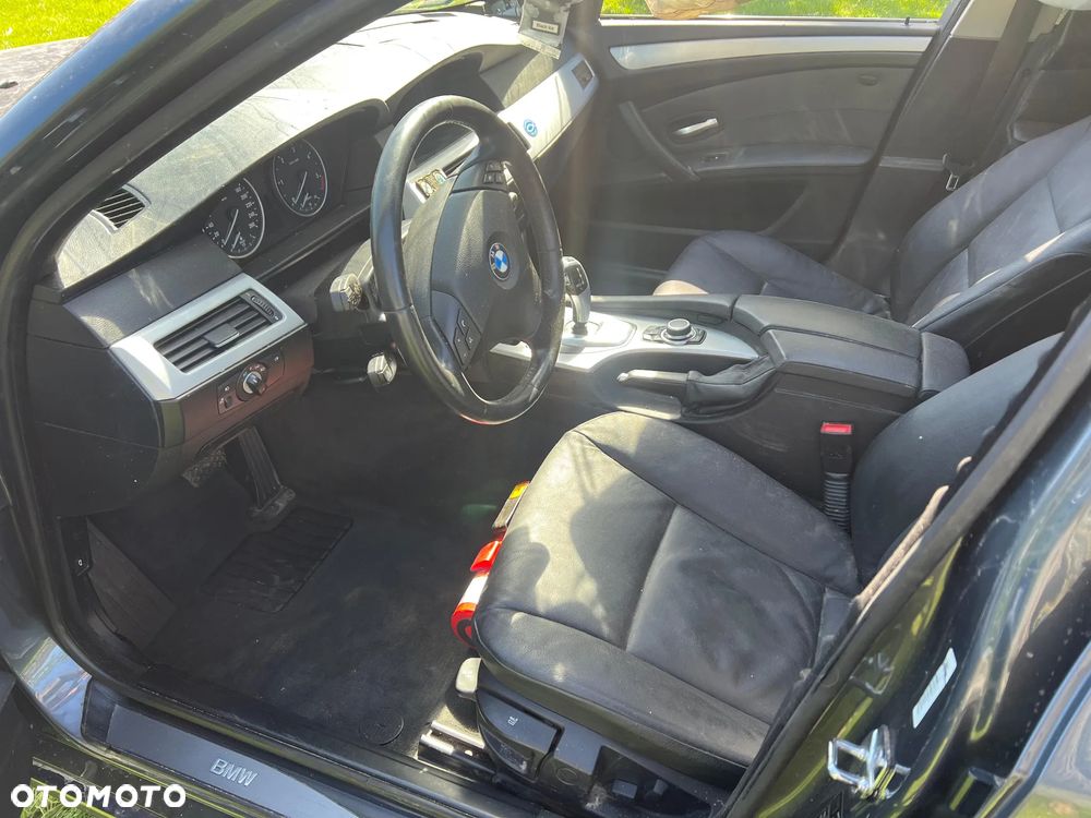 BMW Seria 5 520d Edition Sport - 12