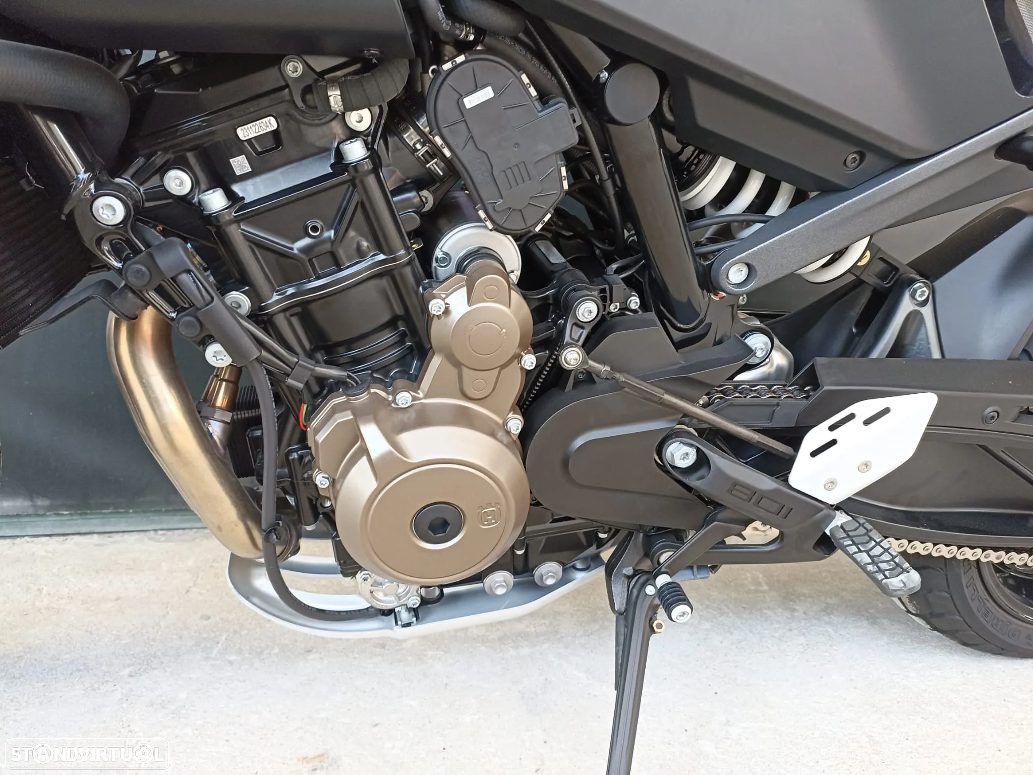 Husqvarna Svartpilen 801 - 9