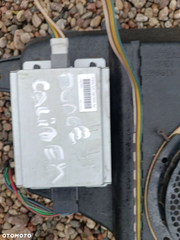 SUBWOOFER FABRYCZNY DODGE CALIBER - 2