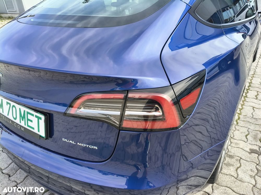Tesla Model 3 - 3