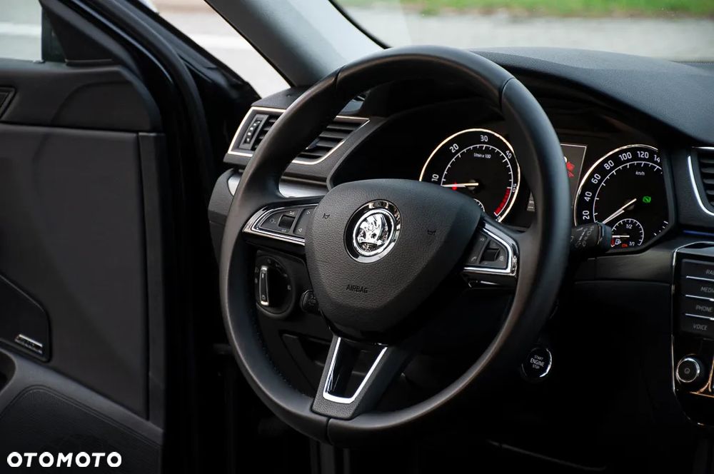 Skoda Superb 2.0 TDI DSG Ambition - 31