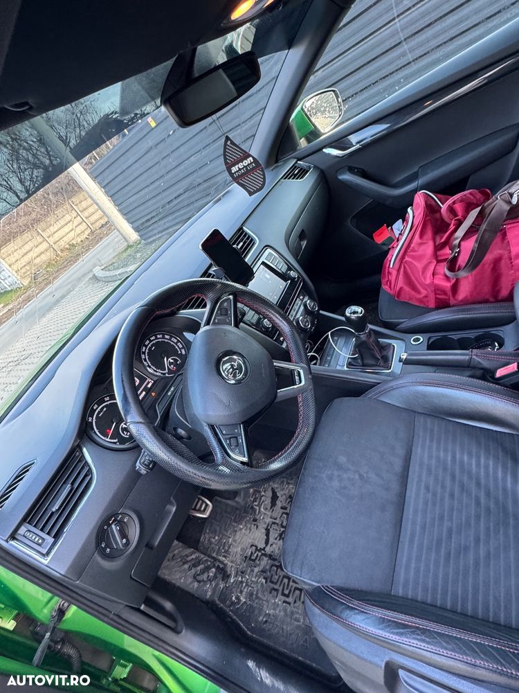 Skoda Octavia 2.0 TSI RS - 13