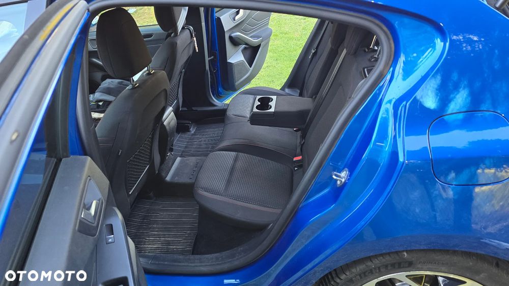 Ford Focus 1.0 EcoBoost mHEV ST-Line X - 8