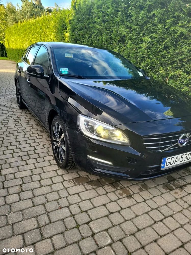 Volvo V60 D3 Drive-E R-Design Kinetic - 2