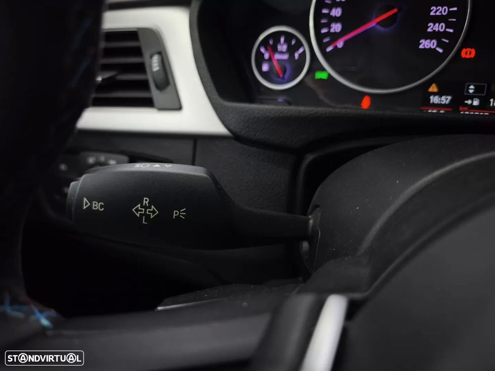 BMW 318 d Line Sport - 27