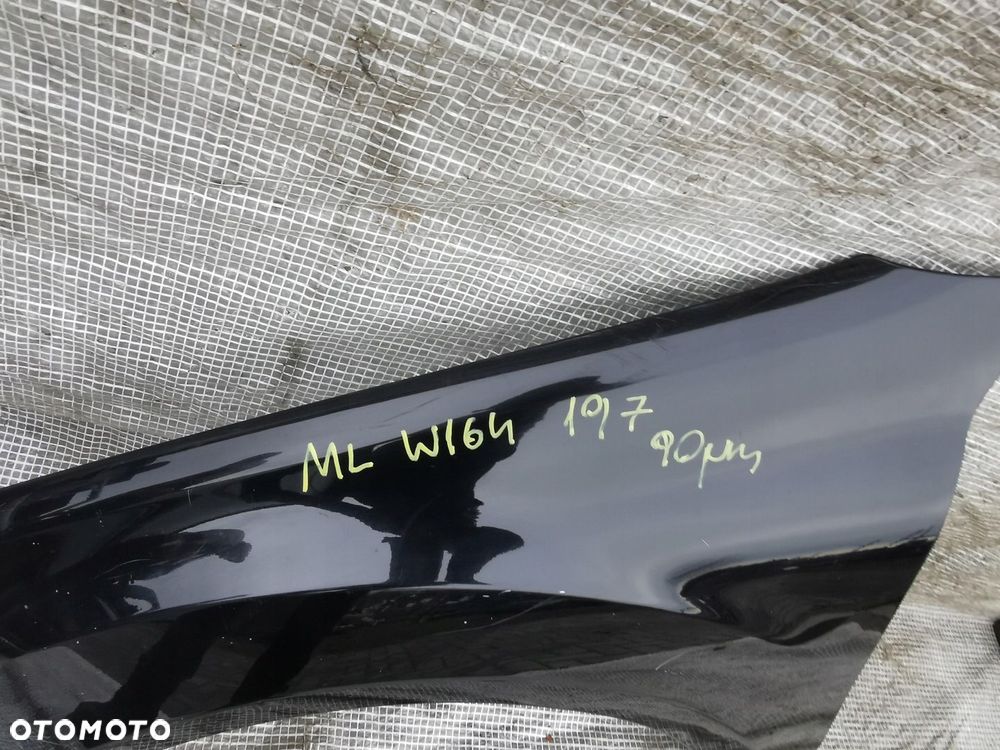 MERCEDES ML W164 05-11 BŁOTNIK PRZEDNI LEWY PRZÓD KOD LAKIERU 197 - 6