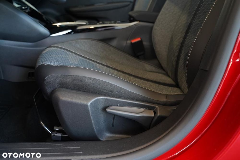 Peugeot 208 1.2 mHEV Allure - 36