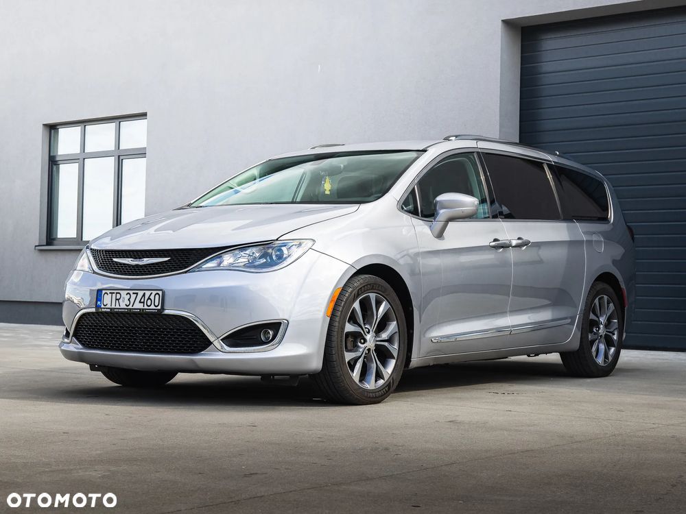 Chrysler Pacifica - 3