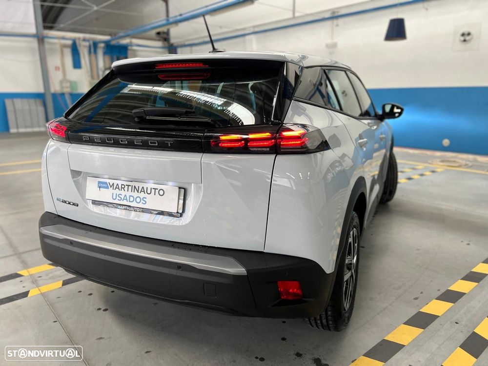 Peugeot e-2008 54 kWh Style - 11