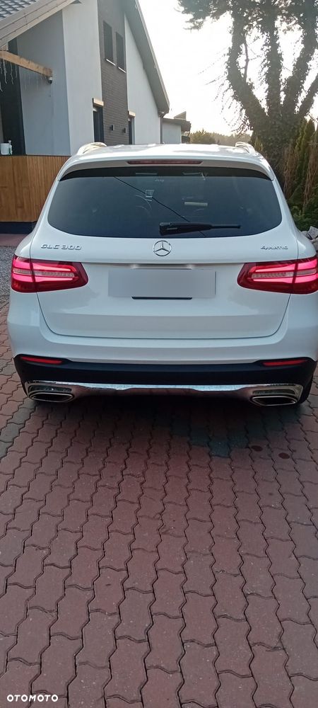 Mercedes-Benz GLC 300 4Matic 9G-TRONIC - 26
